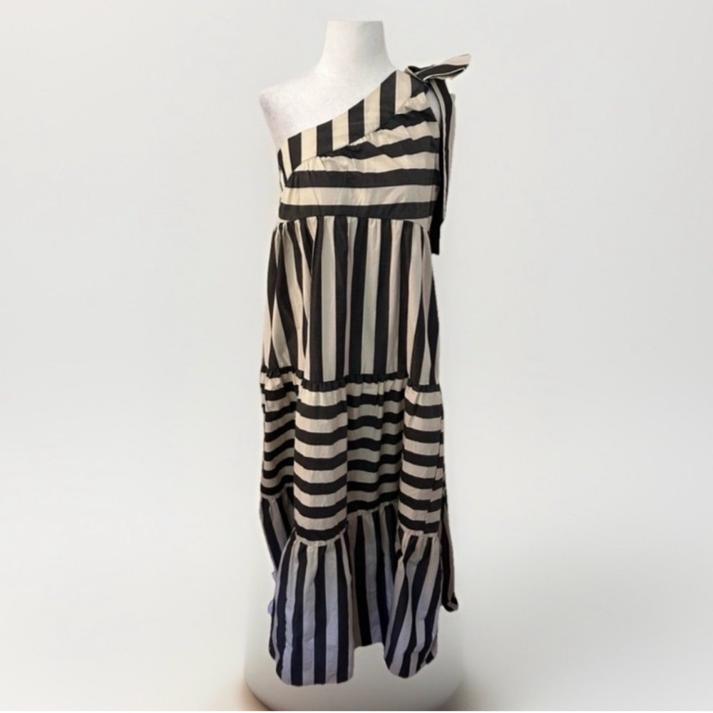 NWT Who What Wear Black & White Stripe Voluminous One-Shoulder Maxi Sundress XS